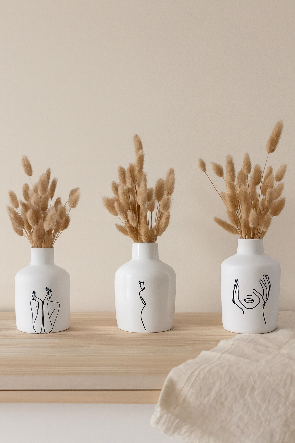 Trio “Silhouette” – Vases en Céramique Blanche Mate (12 cm)